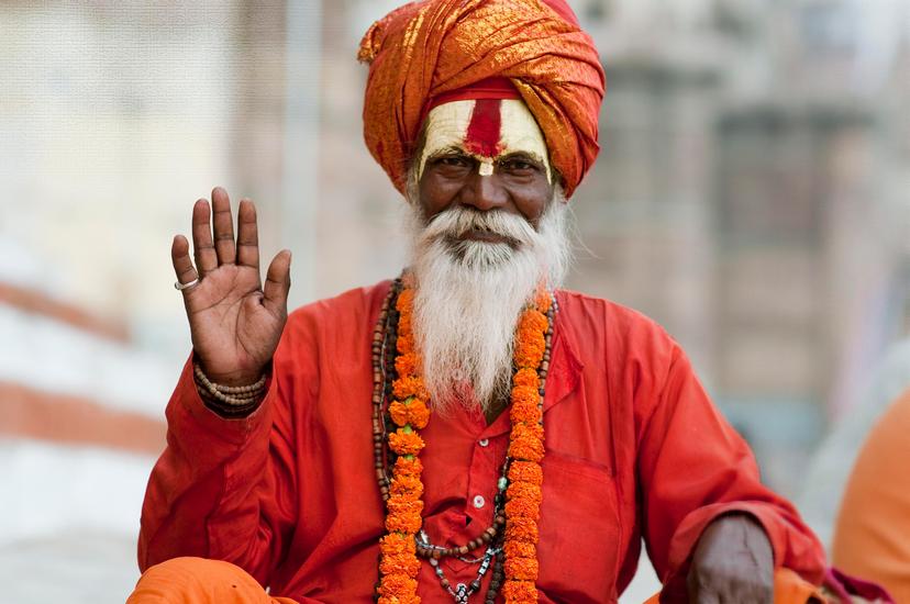Een hindoe sadhoe laat zijn baard en haar groeien. 